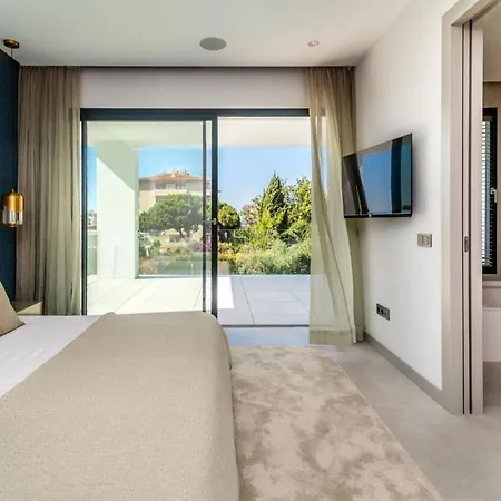Βίλα Modern In *